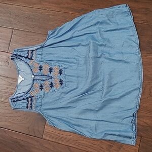 Crown & Ivy Sleeveless Chambray Top with Embroidered Neckline size 1X